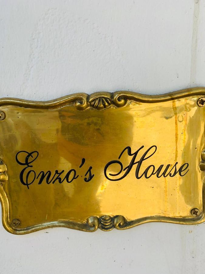 卢卡 Enzo'S House酒店 外观 照片